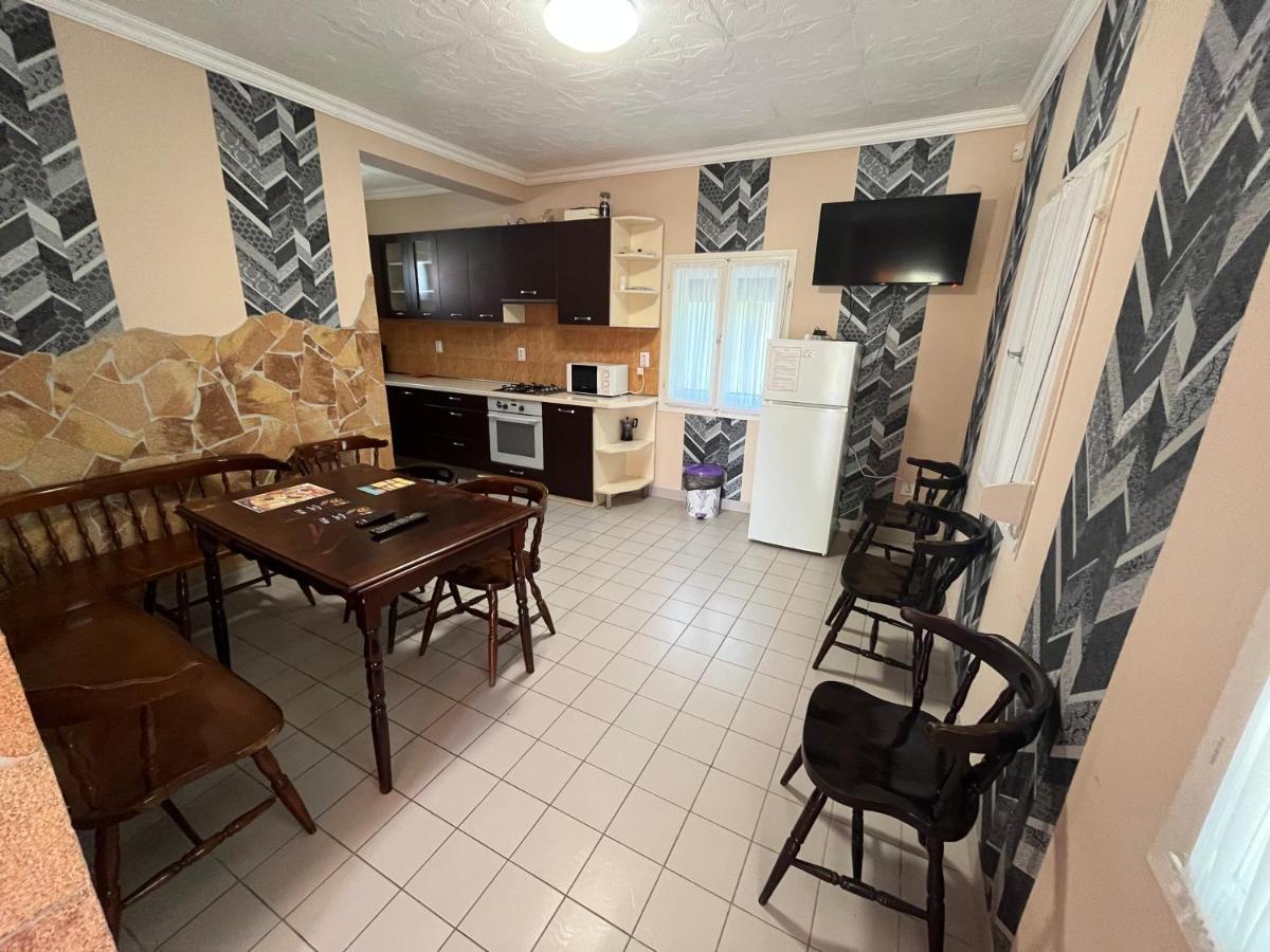 Tiszavirag Apartman Tiszakeszi エクステリア 写真