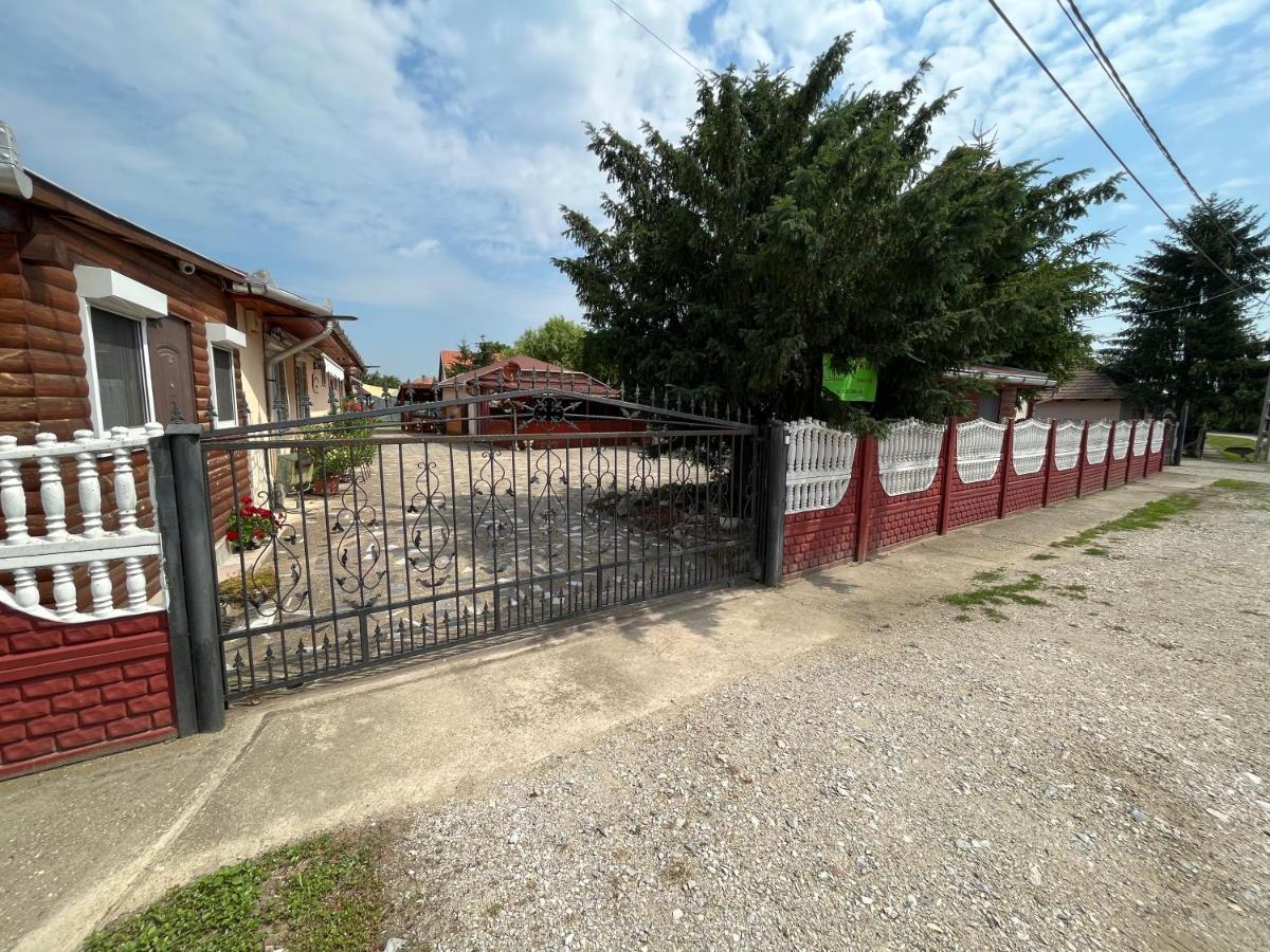 Tiszavirag Apartman Tiszakeszi エクステリア 写真