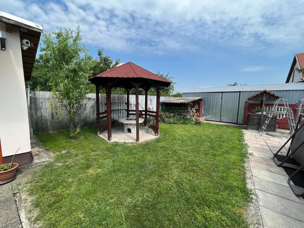 Tiszavirag Apartman Tiszakeszi エクステリア 写真